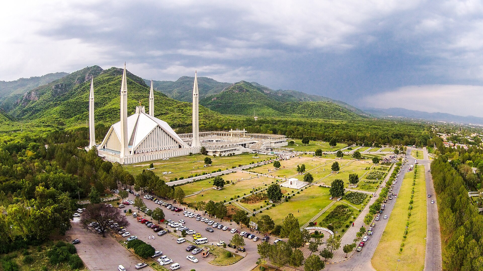 The Faisal Mosque in Islamabad below the Margalla Hills